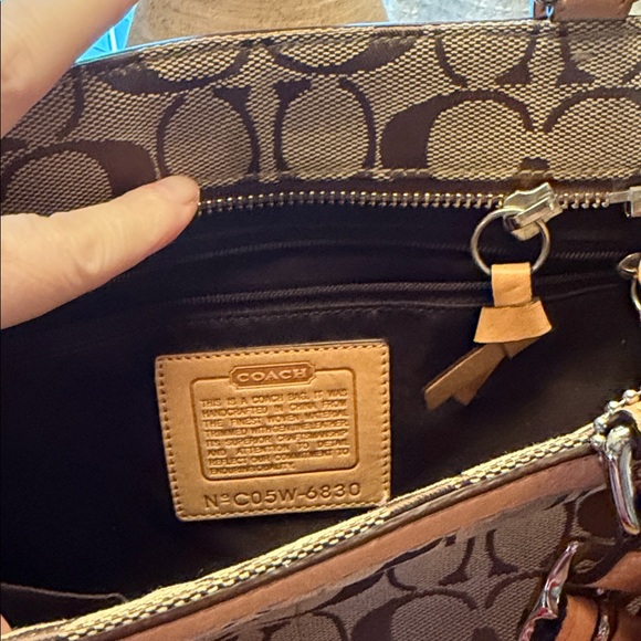 Coach Brown and Tan Signature Shoulder Bag - Picture 4 of 9